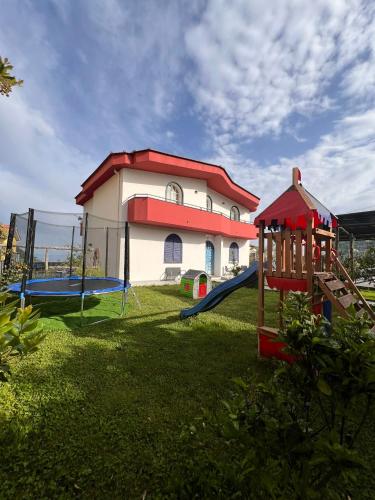 Дитячий майданчик, Villa Somma Apartments in Пімонте