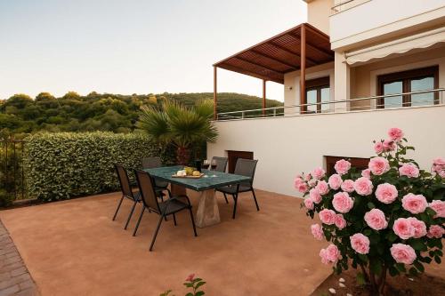 Exterior view of Villa Armonia - Beachfront Majestic Retreat
