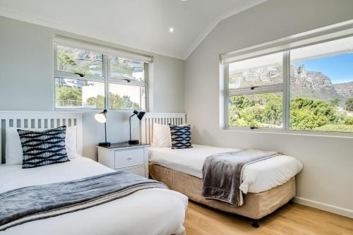Ocean View 2 bed Apt in Camps Bay Skyline Heights - image 9