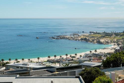 Ocean View 2 bed Apt in Camps Bay Skyline Heights - image 3