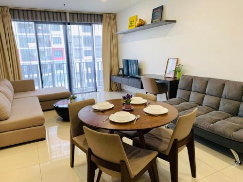 LoHas Homestay - iCity 8pax, Wifi, 1 Carpark