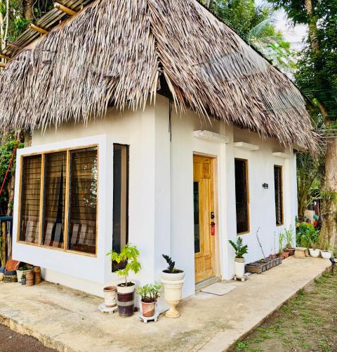 Bohol Seafront Villa Pasan Cove a resort homestay in Guindulman