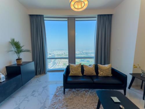 Modern and Spacious 2BR in Business Bay, Dubai