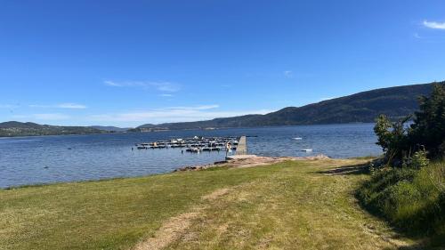 3 bedroom summerhouse with view and beach access -1h from Oslo city in Holmsbu
