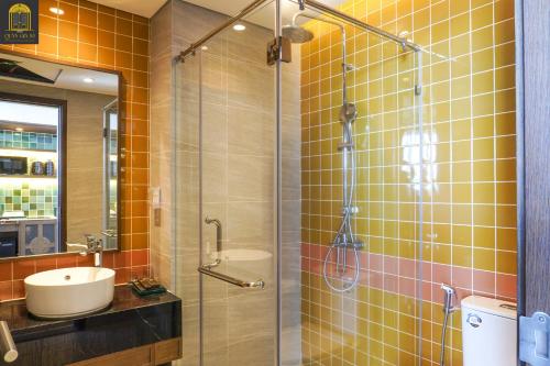 room detail thumbnail 2