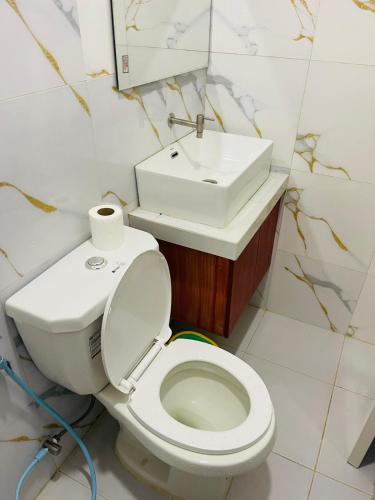 Red Apple Hotel and Resort San Juan Batangas Room Type - Twin Room