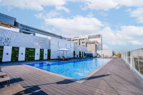 Brand New Luxury Studio, Дубай (фото 3)