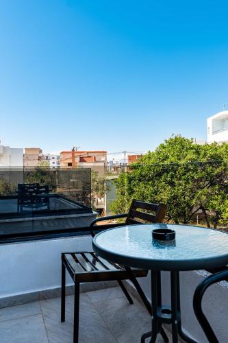 Deluxe Double Room with Balcony image 8