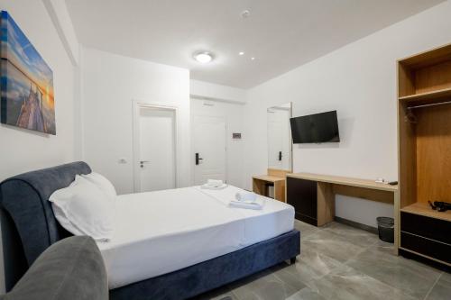 Deluxe Triple Room image 10