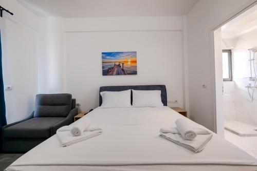 Deluxe Triple Room image 2