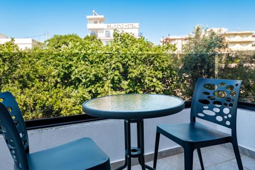 Deluxe Double Room with Balcony image 1