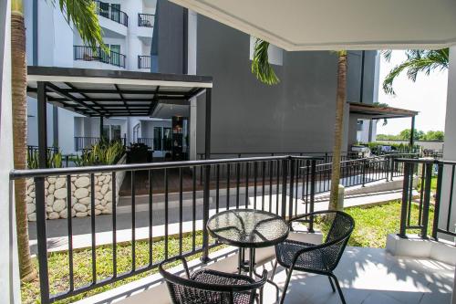 Mantra Beach Condominium Suite 2 - Mae Phim Room Type - Double Room with Pool View Mantra Beach Condominium Suite 2 - Mae Phim Room Type - Double Room with Pool View