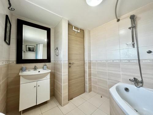 STAY Thalassa Villa - image 3