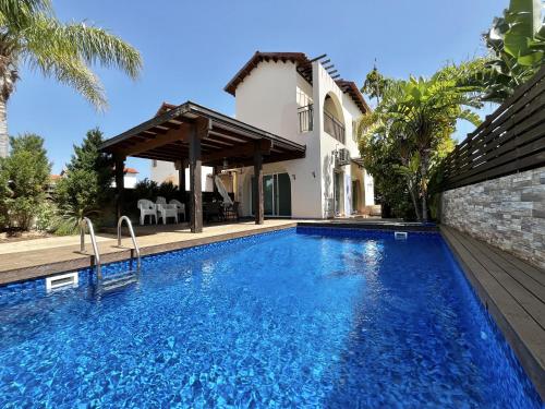 Villa with Private Pool image 6