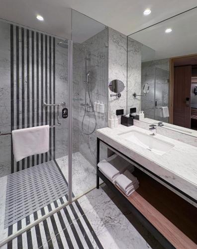 Classic Superior Double Room image 2