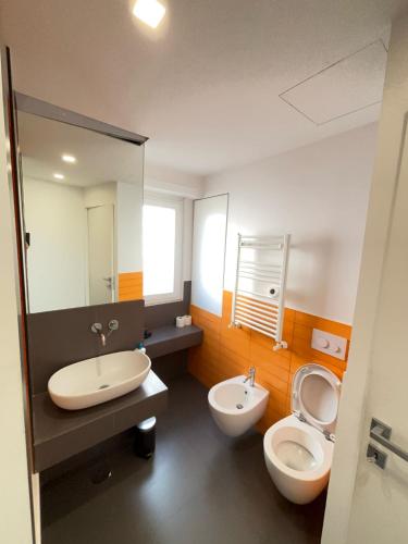 Loft Moderno Monte Senario- Colosseo in 15 Min in Metro, Rome (photo 4)