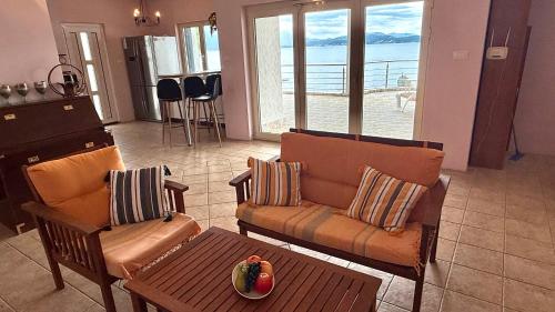 Seafront Villa Montenegro1 min to the Sea in Baosici