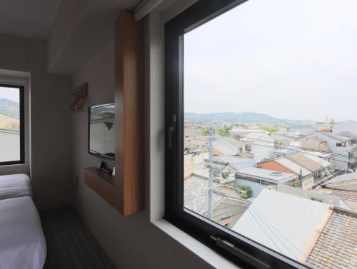 Superior Twin Room image 3