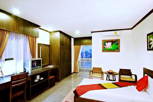 room detail thumbnail 1