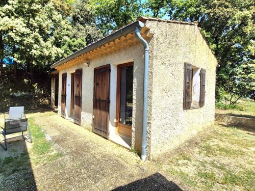 Maison indépendante avec Jardin, Studio de 26m2 tout équipé avec Climatisation réversible (Maison independante avec Jardin, Studio de 26m2 tout equipe avec Climatisation reversible) in Rochegude