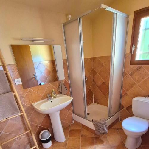 Maison indépendante avec Jardin, Studio de 26m2 tout équipé avec Climatisation réversible (Maison independante avec Jardin, Studio de 26m2 tout equipe avec Climatisation reversible) in Rochegude