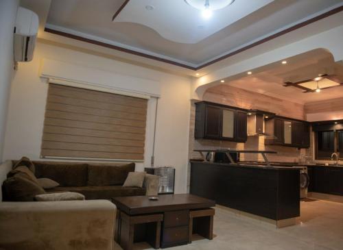 شقة مفروشة فرش فاخر ٣ غرف نوم في طبربور عمان, Amman (photo 3)