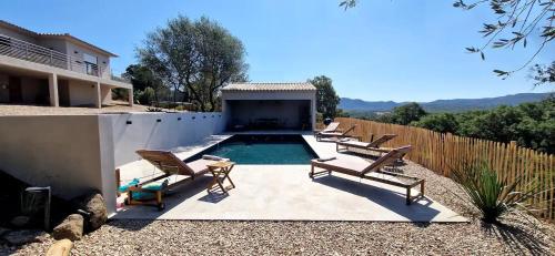 Villa moderne avec piscine 4 étoiles gîte à louer Sotta