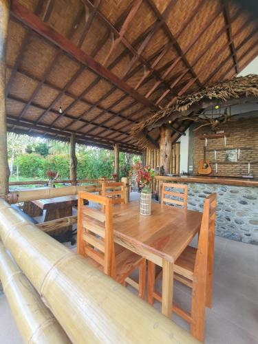 Restaurant, Sumatra Cheeky Monkeys Villa, Trekking and Tours in Bukit Lawang