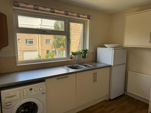Harbour Strand close to the beach and harbour, dog friendly in Brading