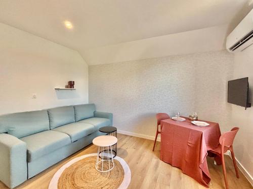 M114 Marquer Magnifique T2 aux portes de la douane de Moillesulaz in เกลลาร์ด