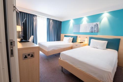 Hampton By Hilton Bristol Airport - image 13