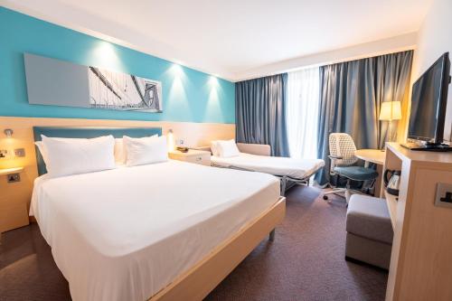 Hampton By Hilton Bristol Airport - image 26