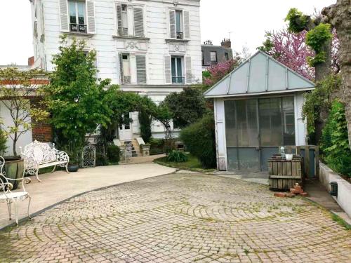 Сад, Appart luxueux 3+1 pcs avec jardin à 3 km de Paris (Appart luxueux 3+1 pcs avec jardin a 3 km de Paris) in Севр
