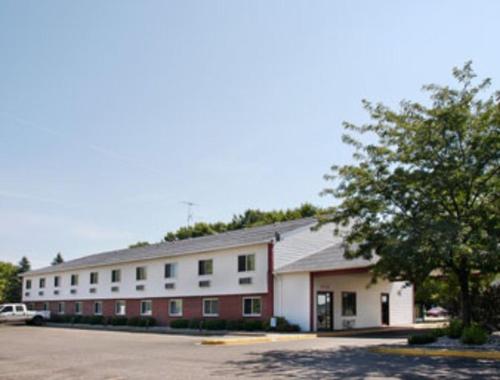 . Becker inn & Suites