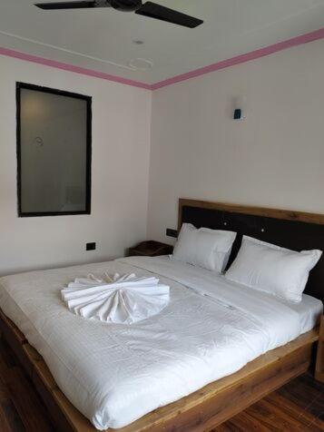 Two Flower Guest House - image 5