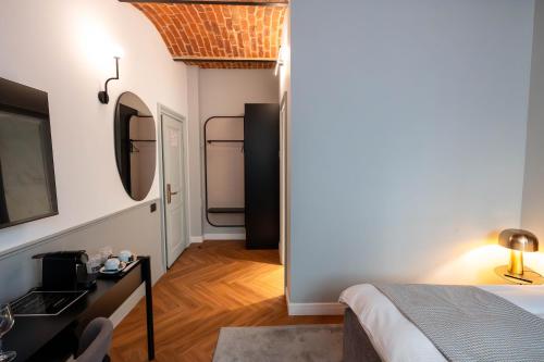 Deluxe Double Room image 1