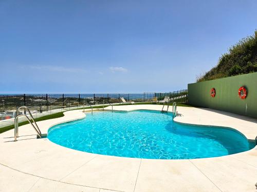 Penthouse Apartment room in Modern 2 bed with access to Wellness facilities near La Cala de Mijas