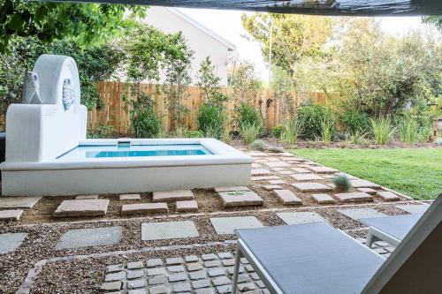 Baseinas, Bloemendal Guest Cottage in Ribek Kastelis