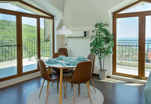 Panoramic Sea-View I 2-Bedroom Flat with Terrace by Flat Manаger, Balchik (photo 2)