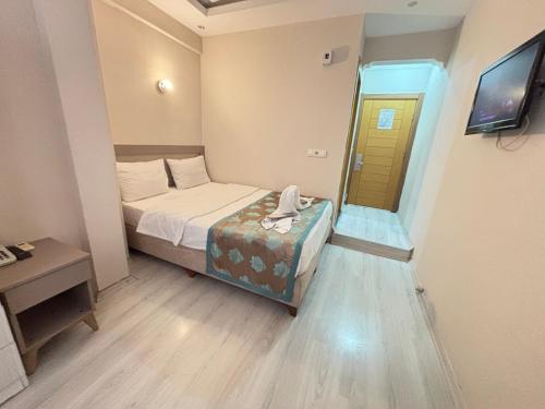 Fly Hotel – Istanbul, FL