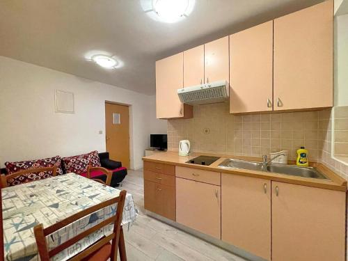 Wohnung in Baška mit Eigener Terrasse - b59584, Baška (photo 5)