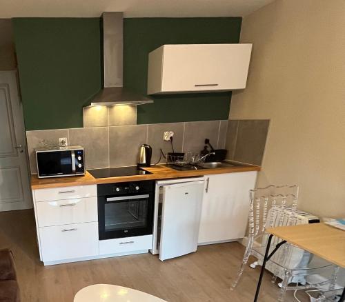 Kitchen, Appartement BASTIA in Ville-di-Pietrabugno