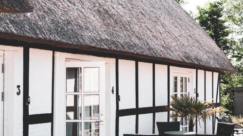 酒店外观, 弗拉布罗库洛宾馆 (Fladbro Kro) in 兰德斯