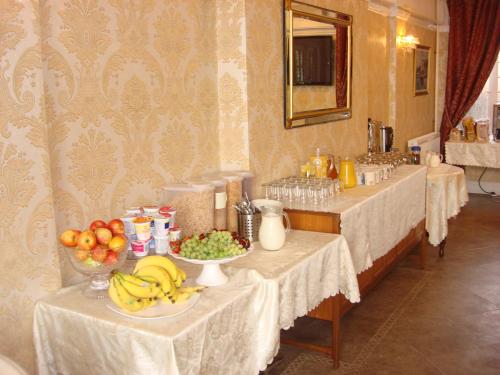 Yellow Mountain Hotel