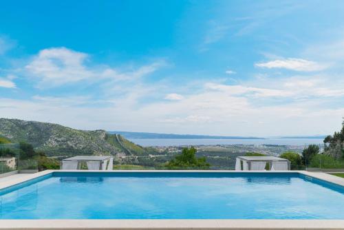 Villa with Private Pool and Sea View