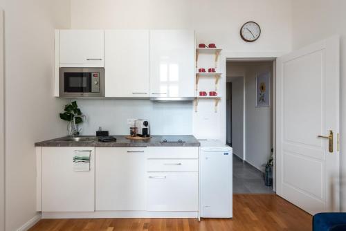 Central City Apartments Rubešova - Self Check-in, Прага (фото 6)