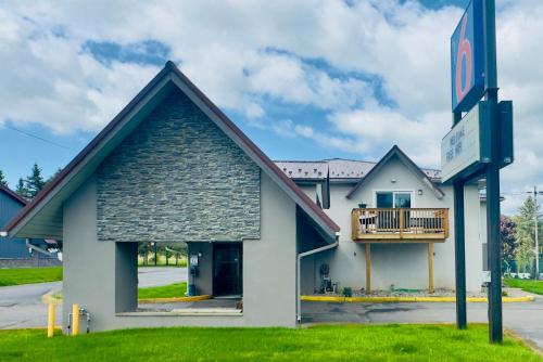 ทัศนียภาพภายนอกโรงแรม, Motel 6 McGraw, NY - Cortland in โพล์ควิลล์