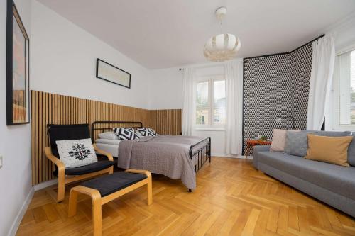 Bright Studio in Warsaw Close to the Old Town by Noclegi Renters, Varšava