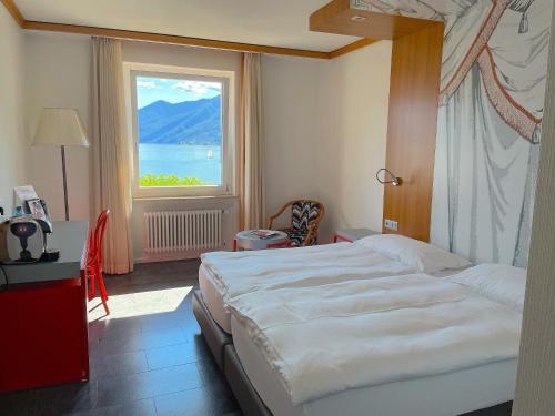 2 twin beds