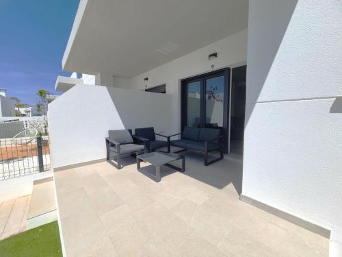Balcony/terrace, Bungalow Hidden Paradise, cerca de la playa Deveses in Almadrava